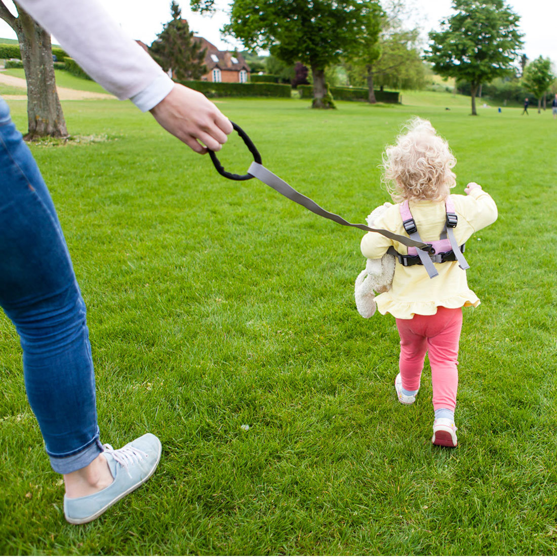 Girls discount backpack reins